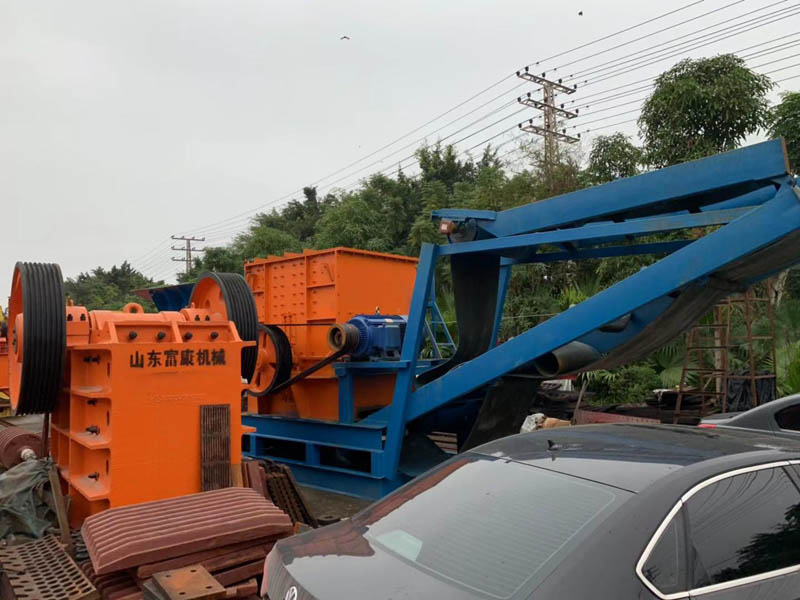 履帶式移動(dòng)式破碎站廠家